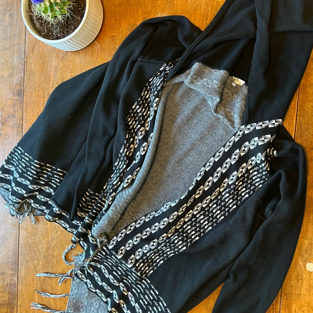 Rip Curl Black White Knit Hooded Sweater Women’s Size L Boho Surf Cozy Pullover